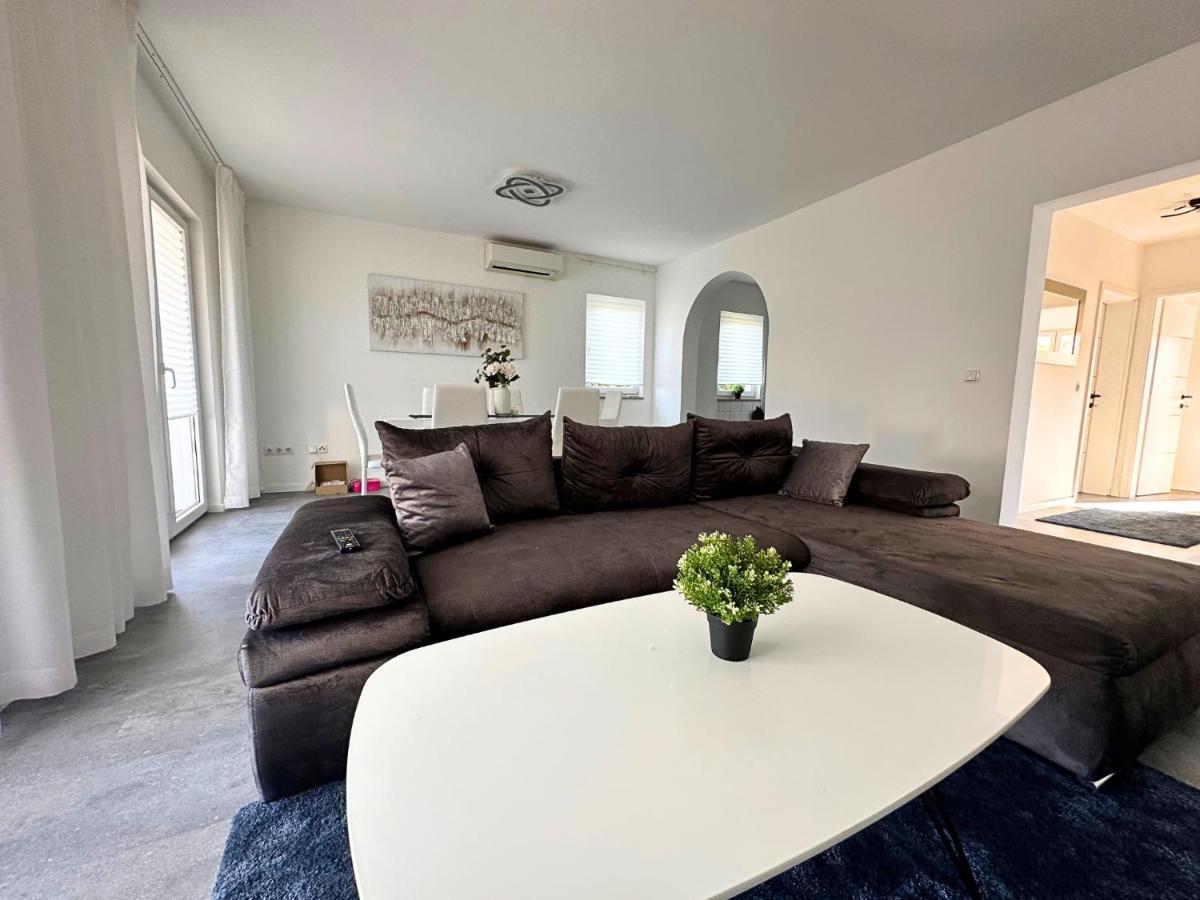 Adriana Apartamento Lakmartin